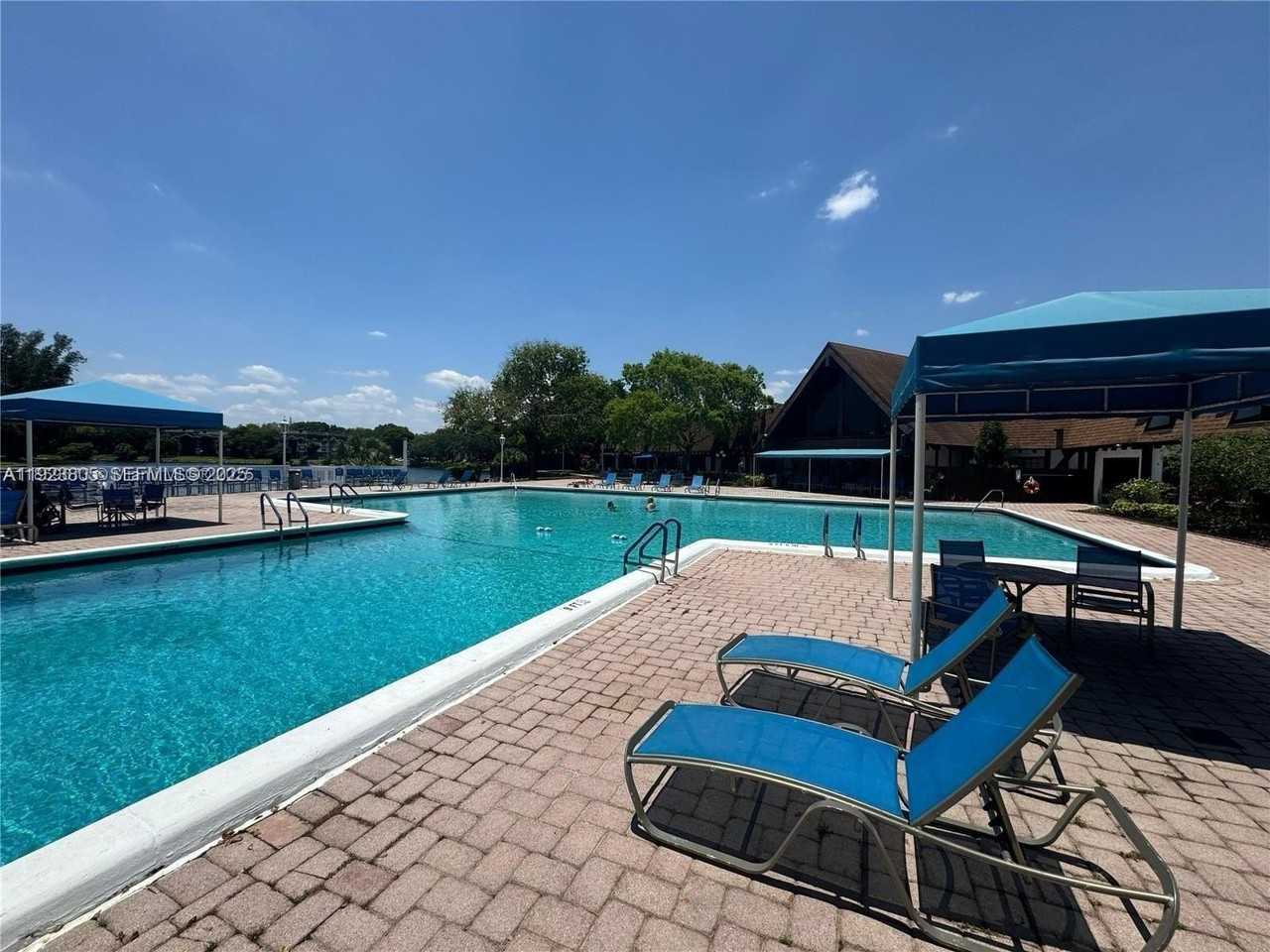 3720 Inverrary Drive #1S