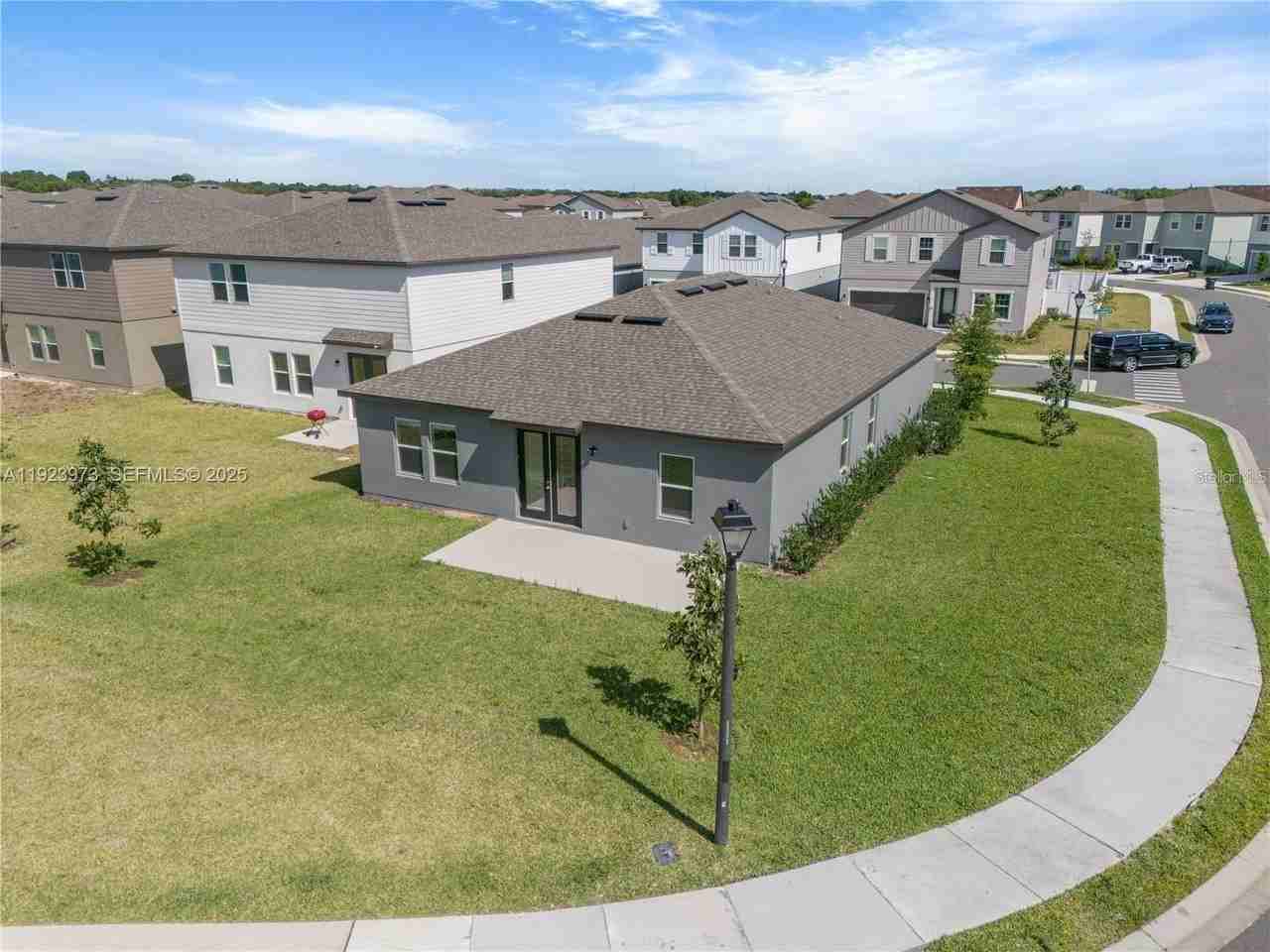 2375 Lancashire Street - Photo 3 of 23