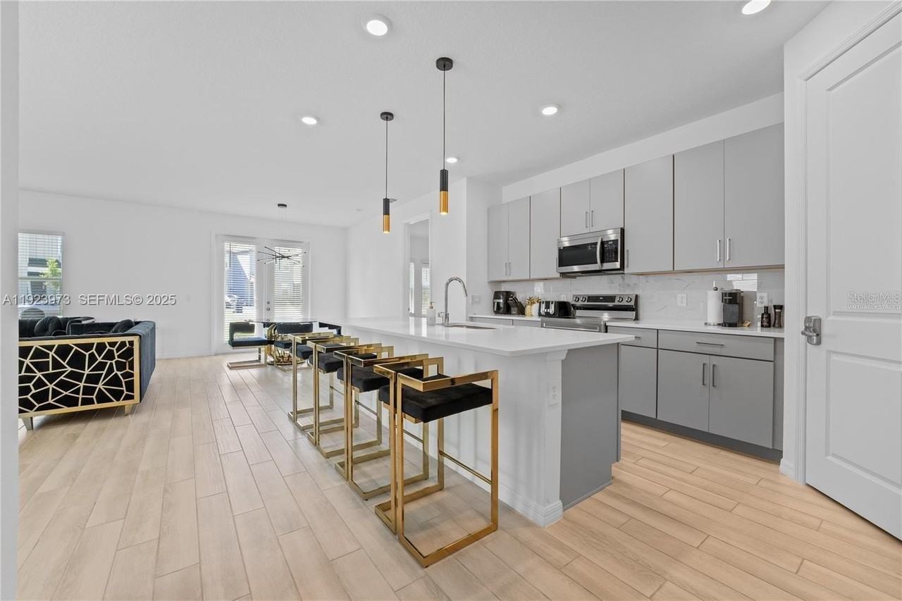 2375 Lancashire Street - Photo 7 of 23