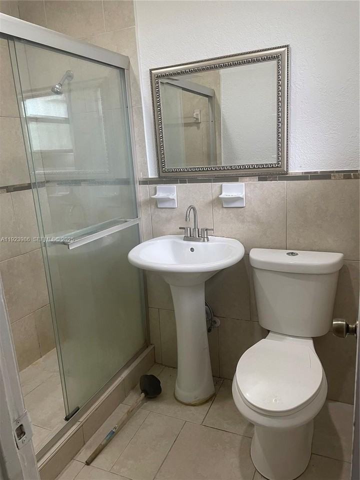 2481 Nw 13th Ct #1-2 - Photo 3 of 9