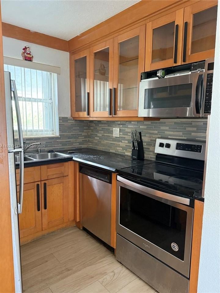 100 Fontainebleau Blvd #403 - Photo 7 of 12