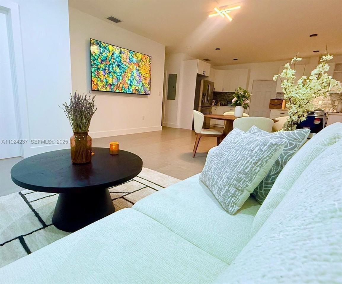 4701 Northeast 3rd Avenue #0 - Photo 5 of 34