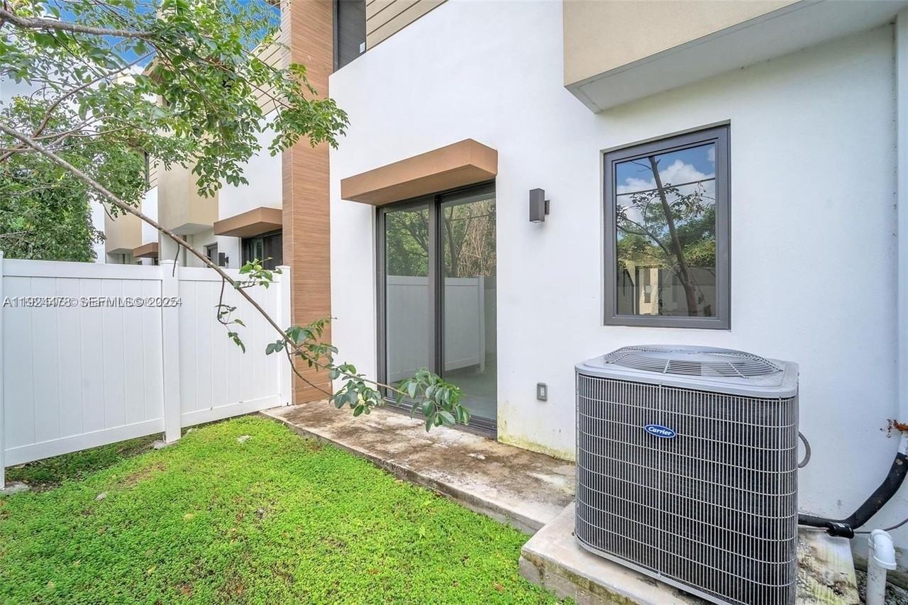 4181 N Oak Pl - Photo 6 of 27