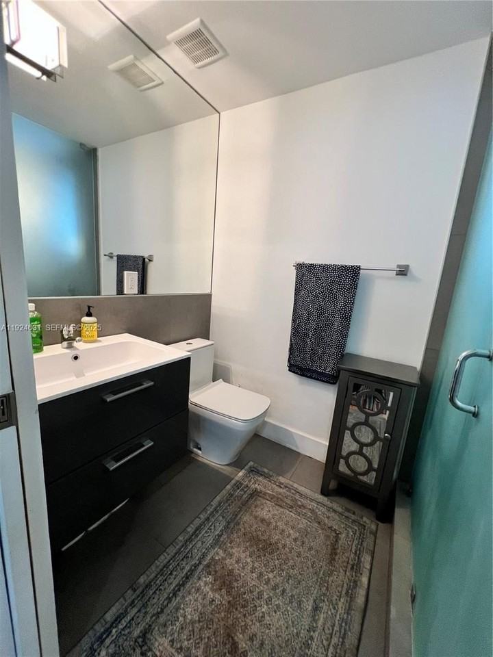 600 15th Street #10 - Photo 5 of 7