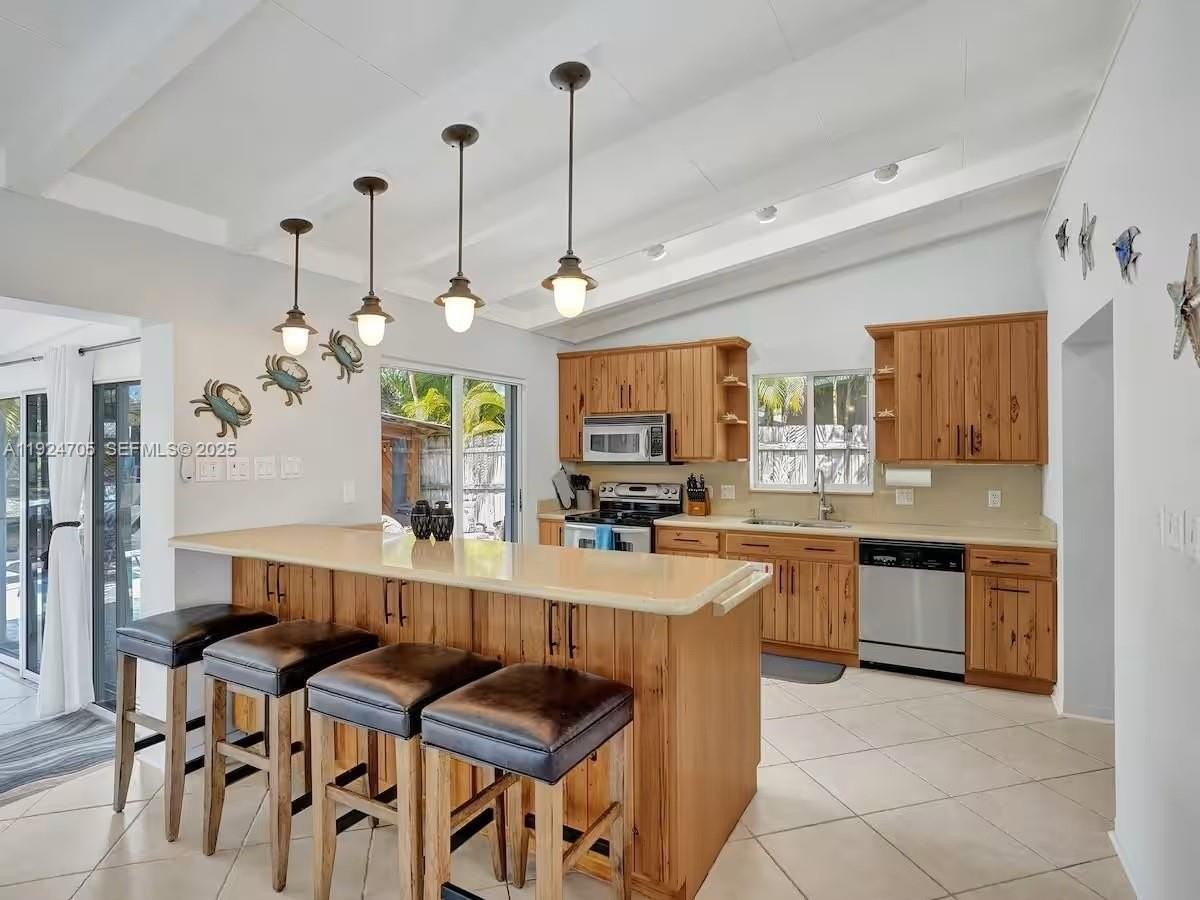 2525 Gulfstream Ln #2525 - Photo 7 of 36