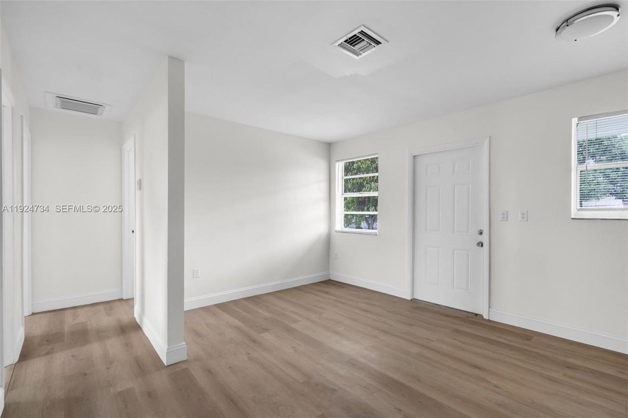 18350 Southwest 105th Avenue #1 - Photo 6 of 19