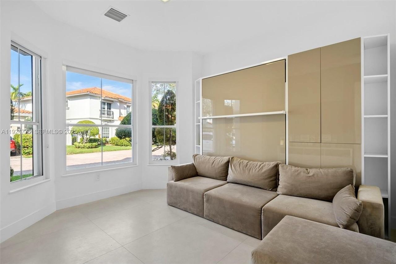 1549 Breakwater Ter #1549 - Photo 6 of 45