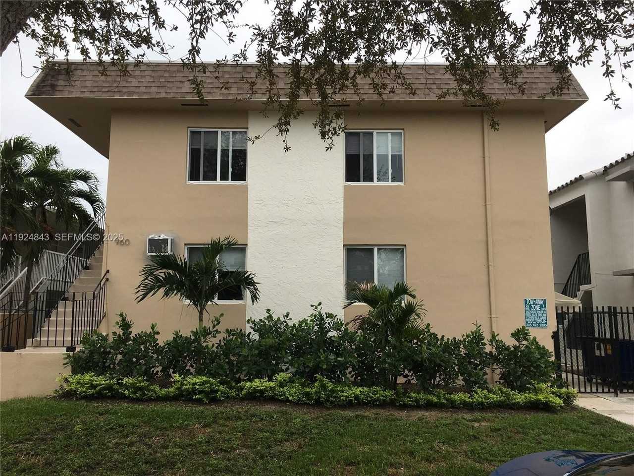 960 Biarritz Drive #0