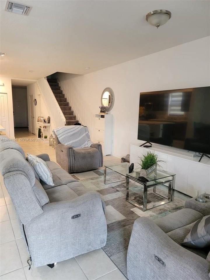 25278 Southwest 108th Avenue #1 - Photo 6 of 10