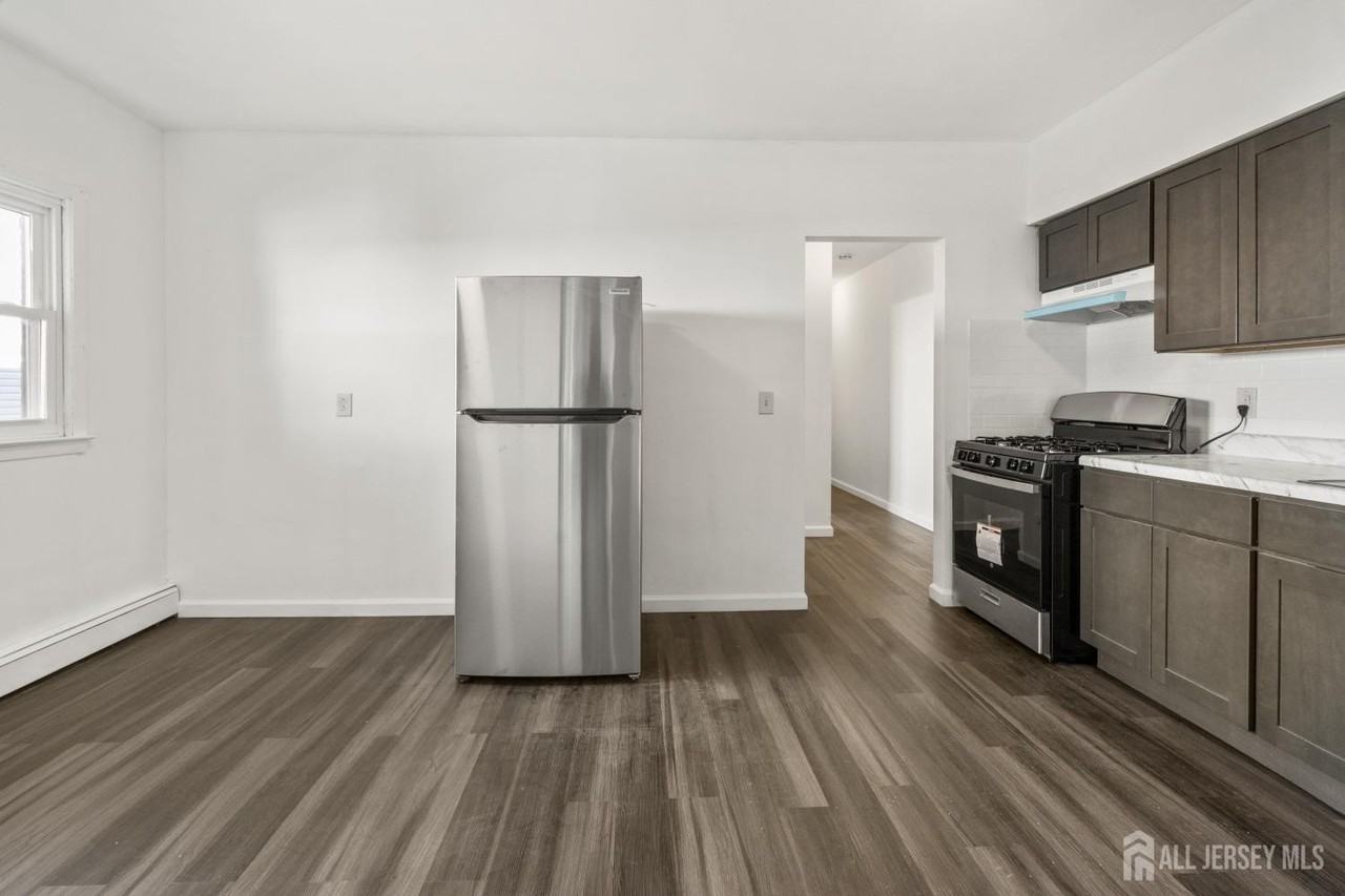 2063 Elizabeth Ave #7 - Photo 5 of 10