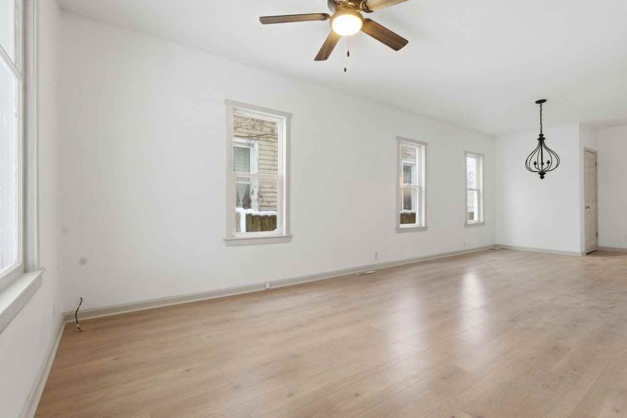 6118 24th Ave - Photo 3 of 20