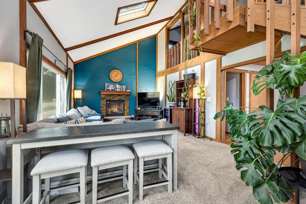 4400 Valley Rd - Photo 3 of 25