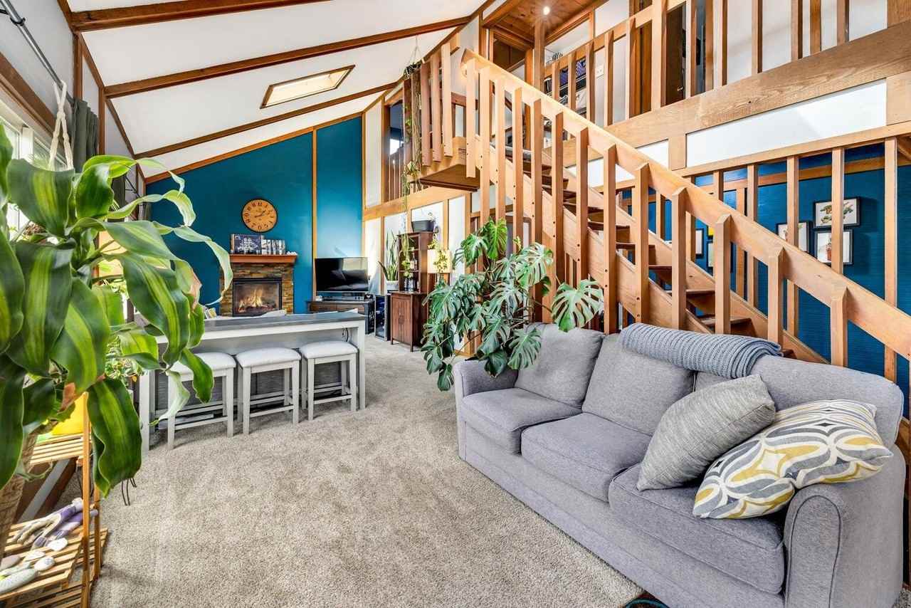 4400 Valley Rd - Photo 4 of 25