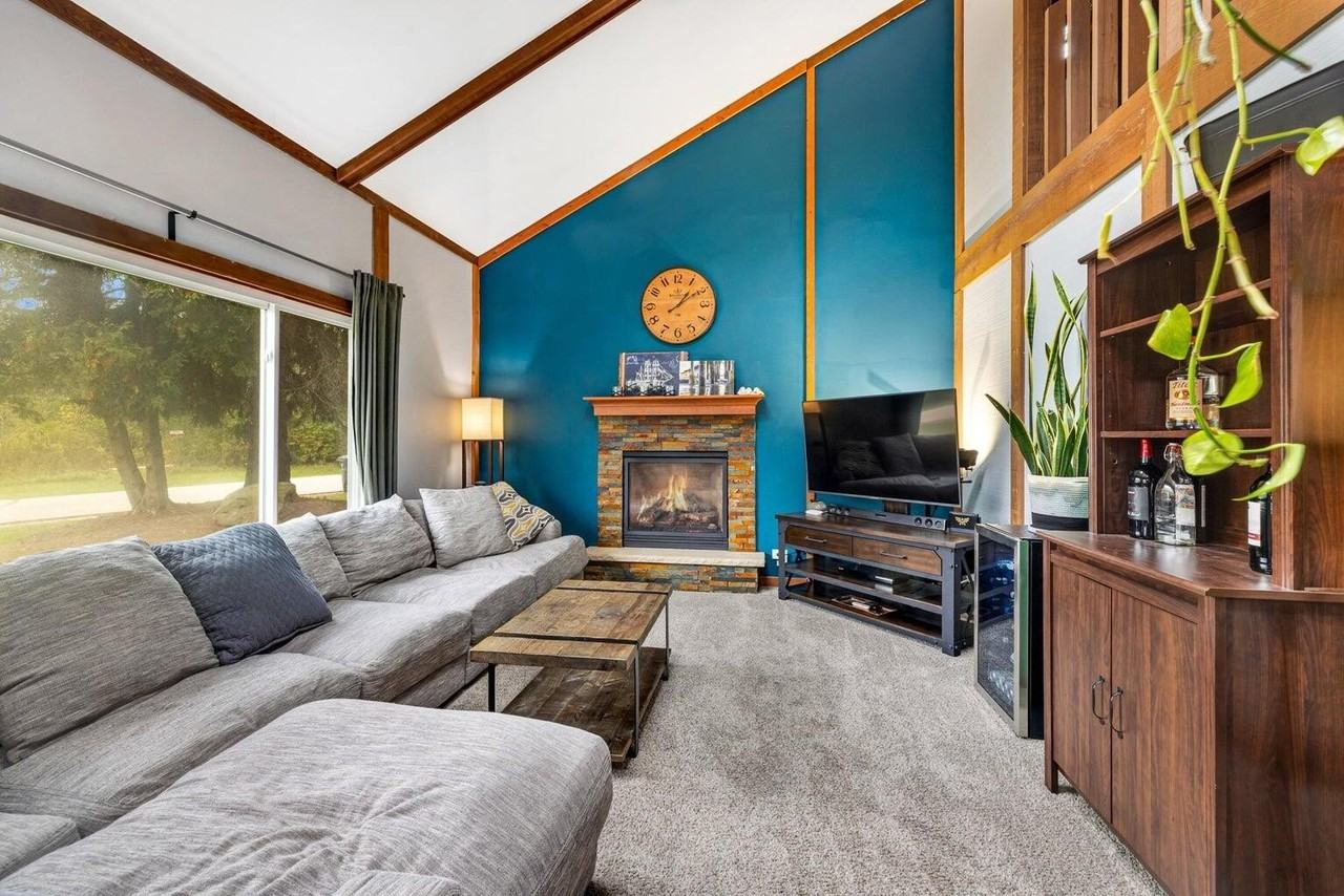 4400 Valley Rd - Photo 6 of 25