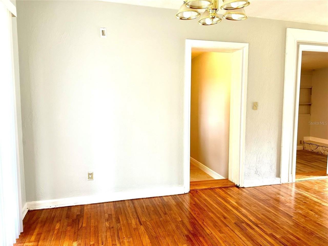 112 Dahlia Drive - Photo 4 of 18