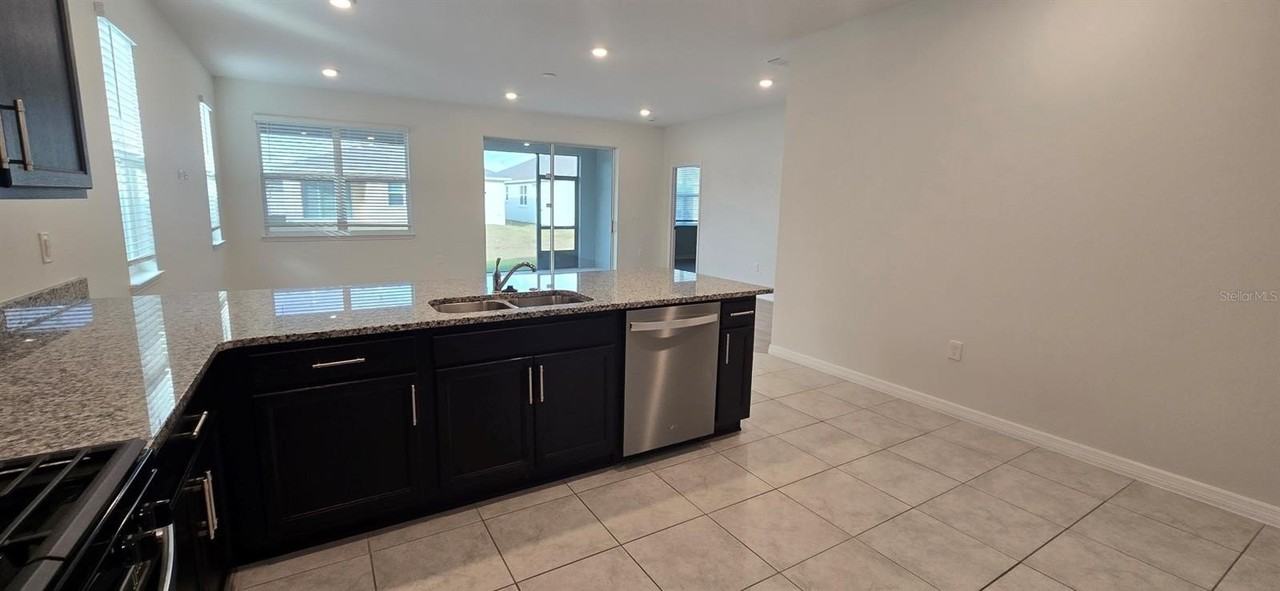 7193 Sw 64th Street Rd - Photo 3 of 17