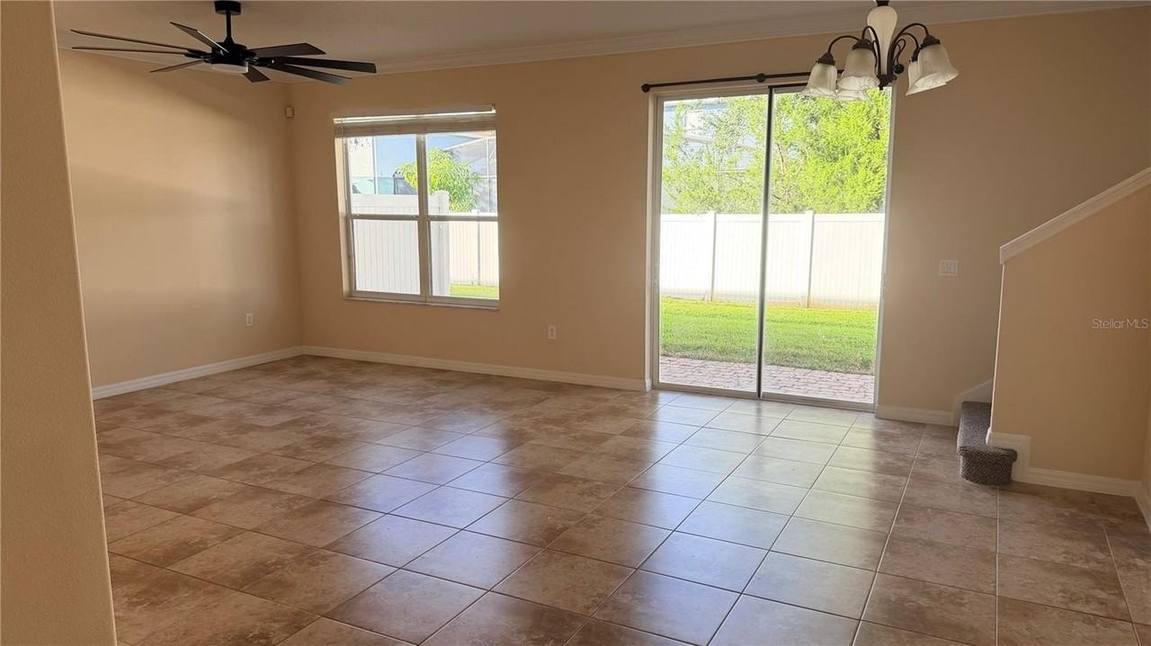 3521 Sanctury Drive - Photo 4 of 23