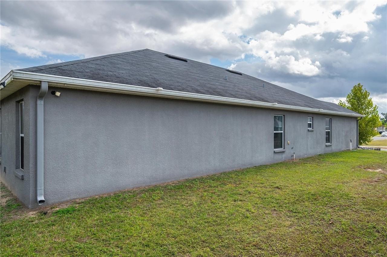 501 Interlock St - Photo 6 of 35