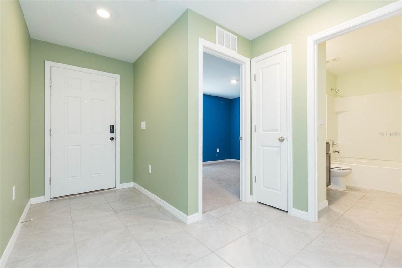 5358 Woodridge Ln - Photo 3 of 32