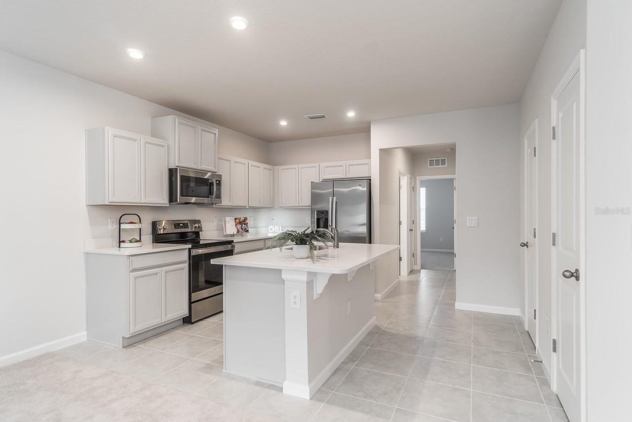 17897 Turning Leaf Cir - Photo 6 of 21