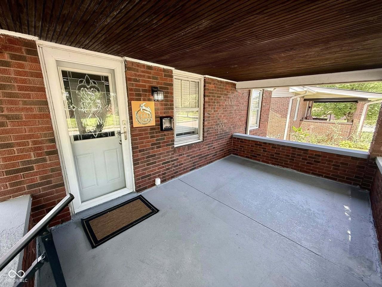 1132 Shannon Ave - Photo 2 of 12