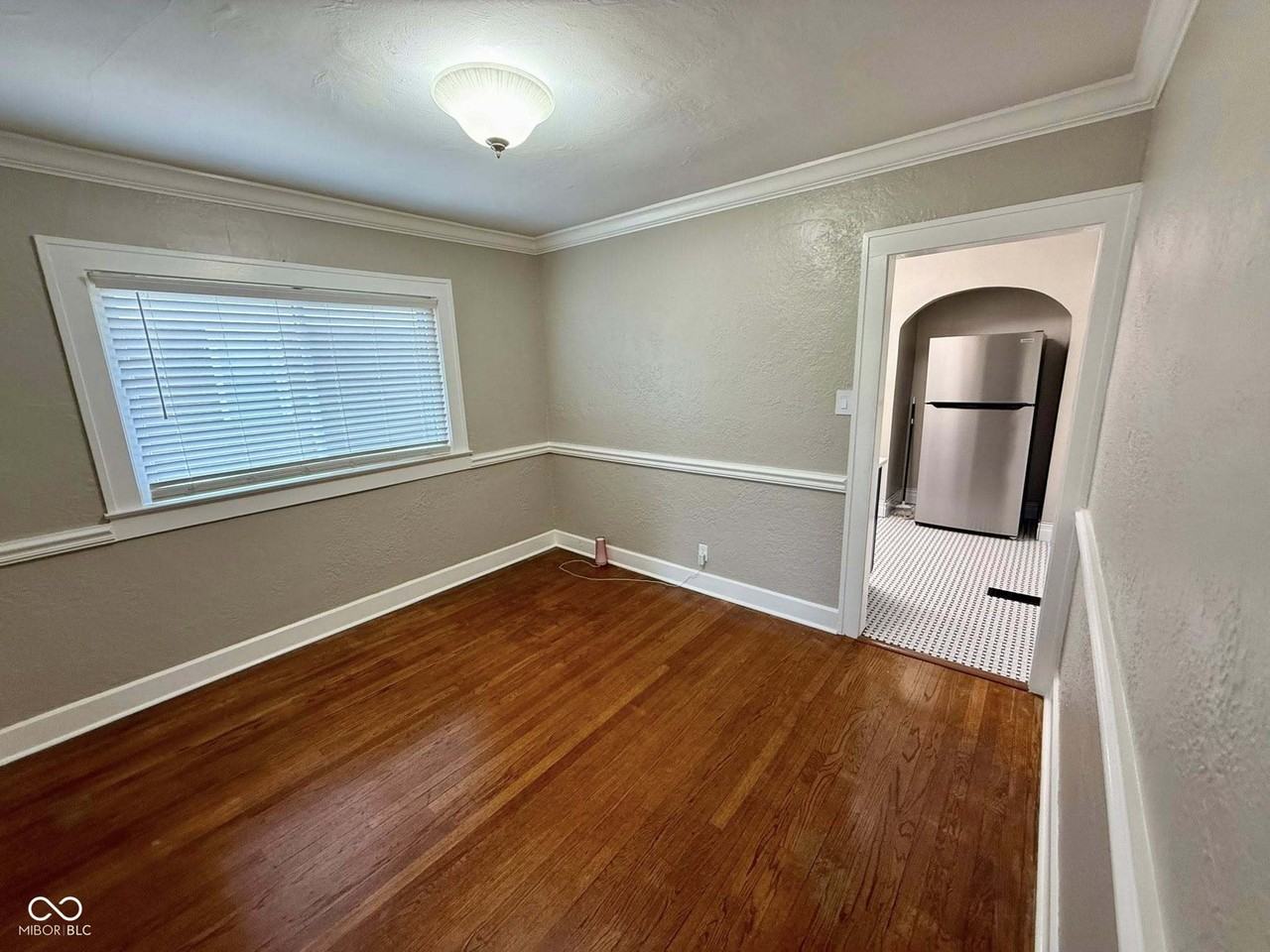 1132 Shannon Ave - Photo 4 of 12