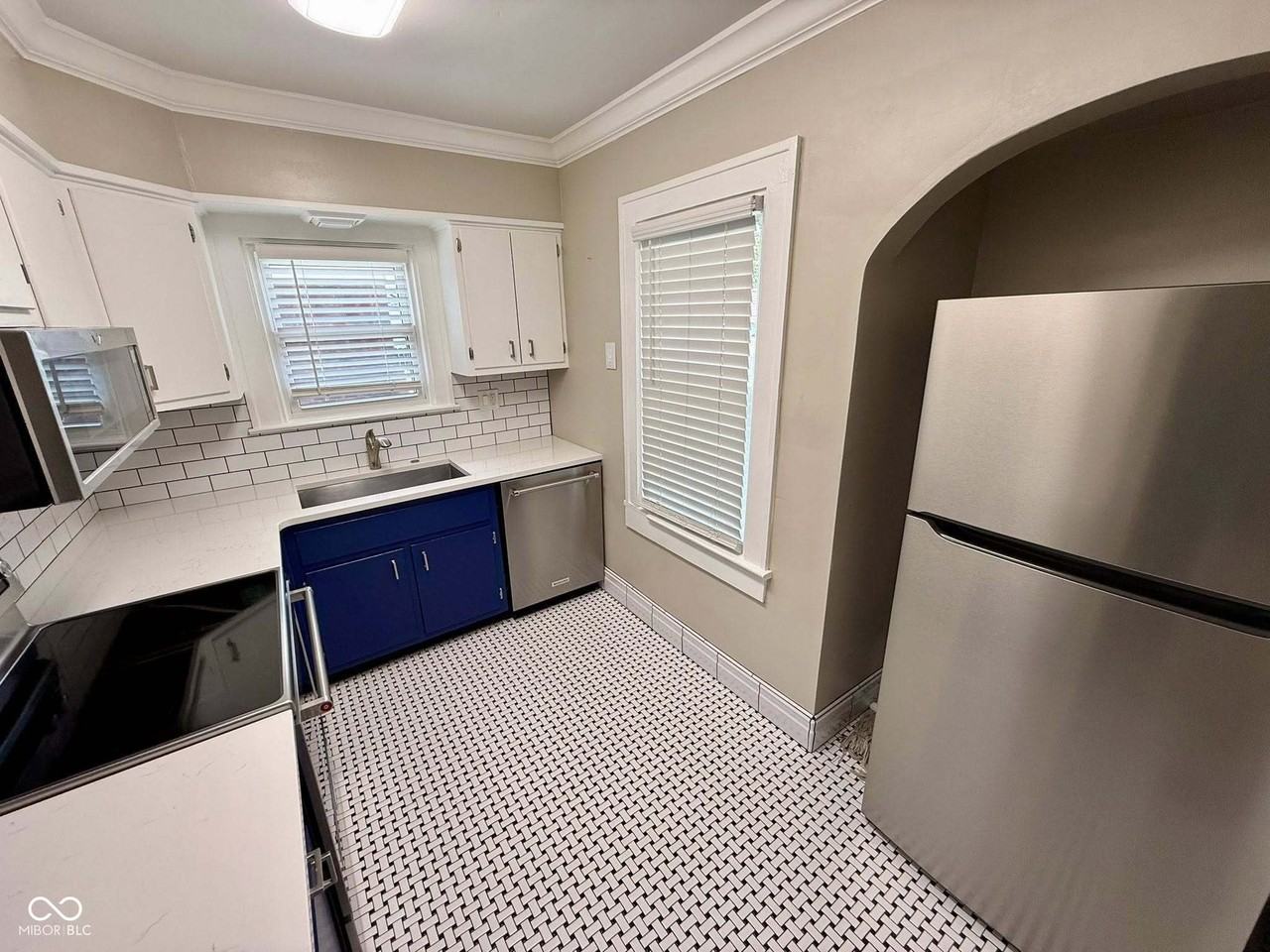 1132 Shannon Ave - Photo 5 of 12