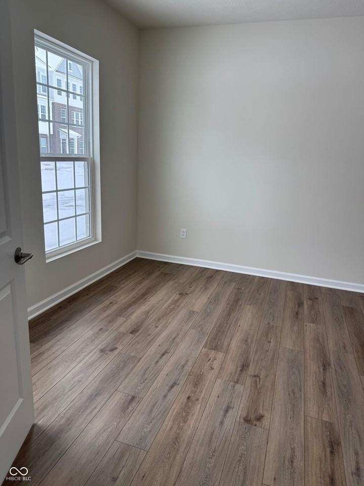 14555 Elsmere Ln - Photo 5 of 26