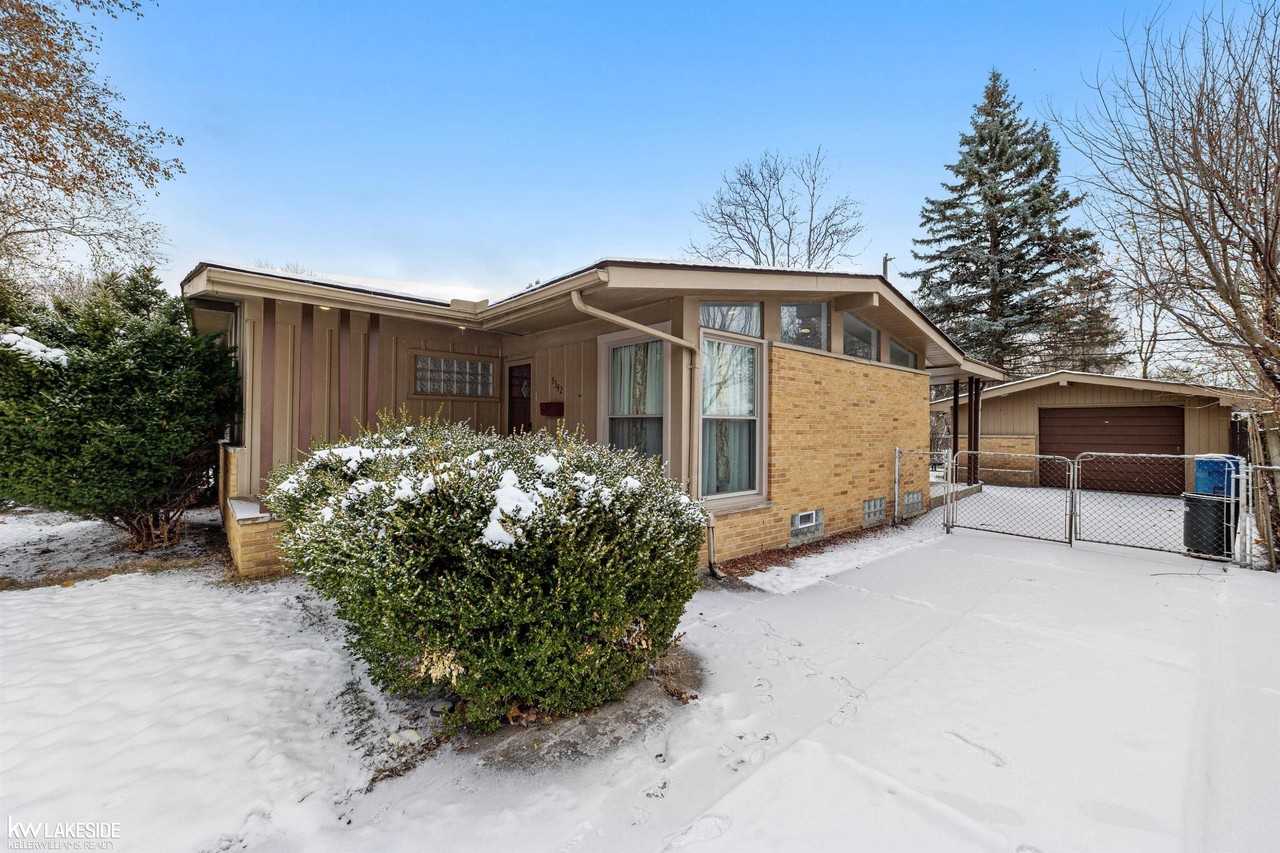 5342 Streefkerk Dr - Photo 2 of 24