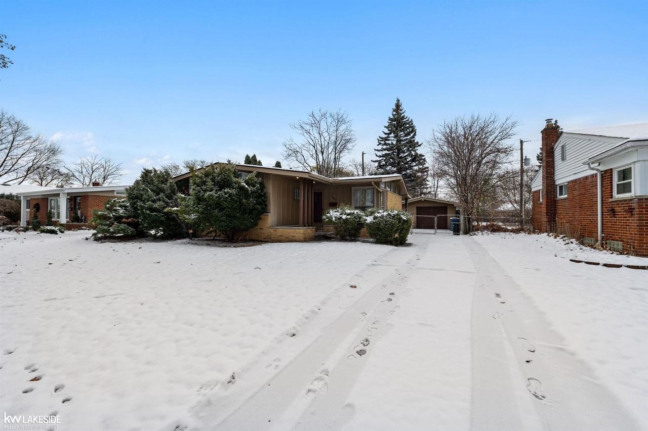 5342 Streefkerk Dr - Photo 3 of 24