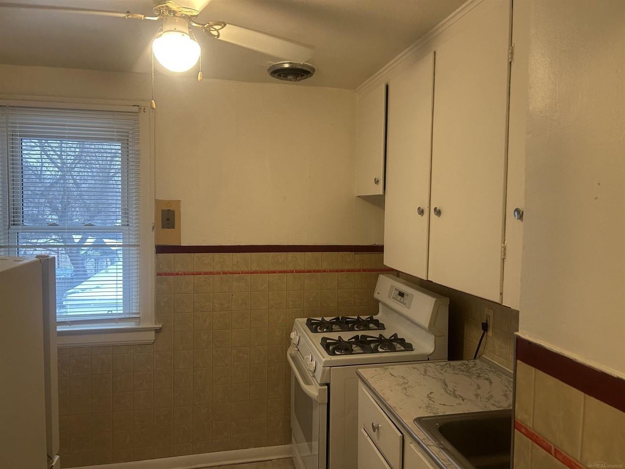 246 North Ave Unit 2 - Photo 2 of 5