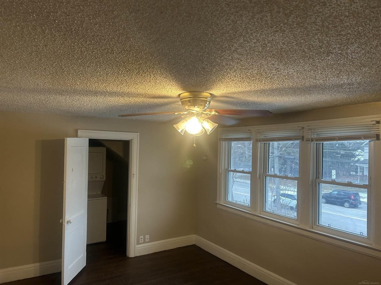 246 North Ave Unit 2 - Photo 4 of 5