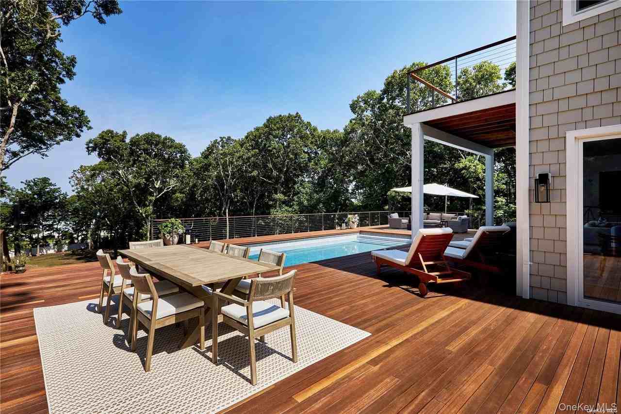 11925 Soundview Ave - Photo 6 of 15