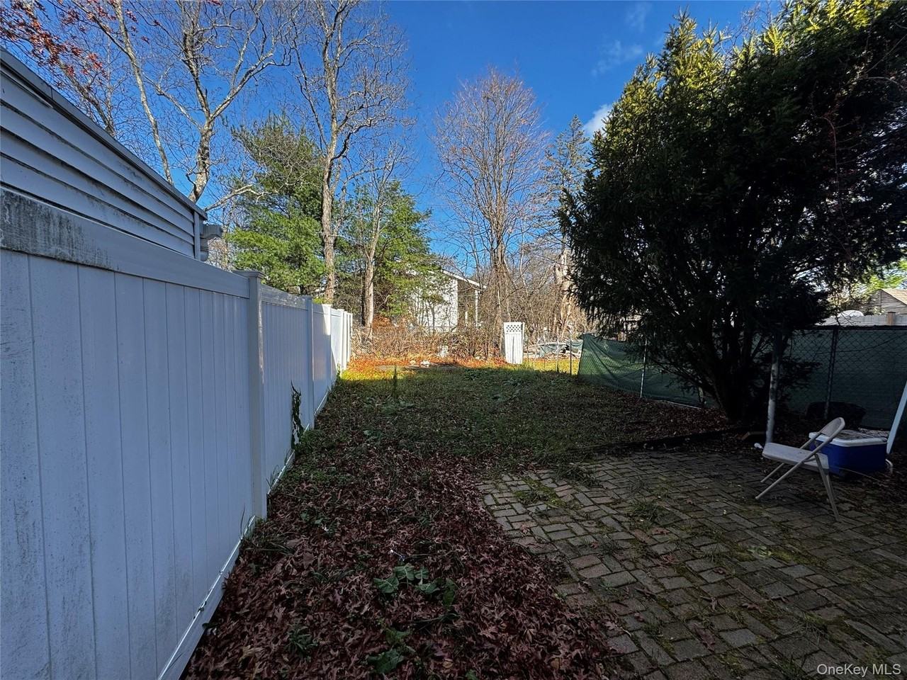 8 Whitman Ct - Photo 2 of 22