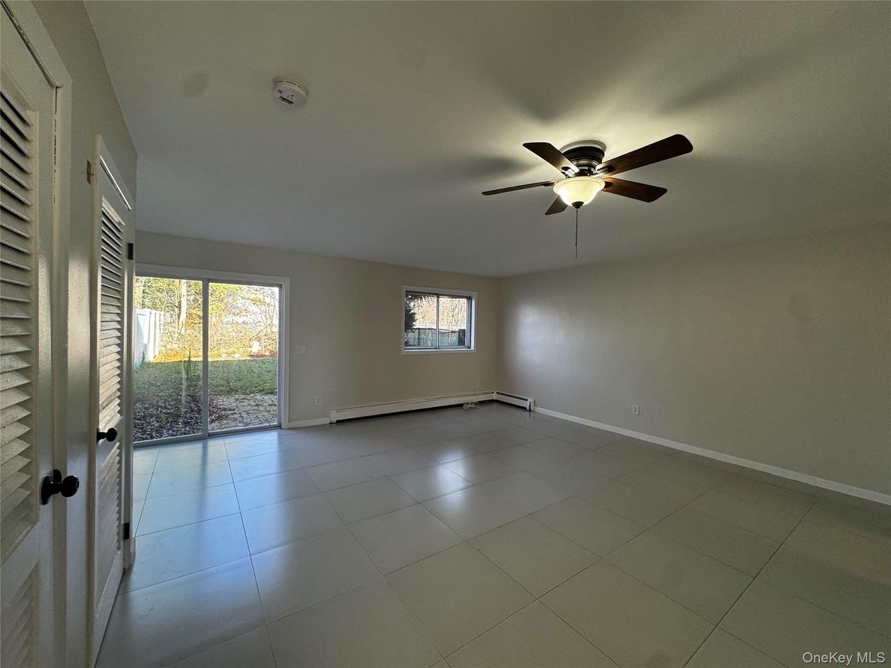 8 Whitman Ct - Photo 6 of 22