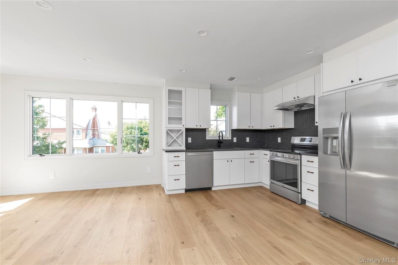 157 Lincoln Ave Unit 2 #2 - Photo 3 of 9