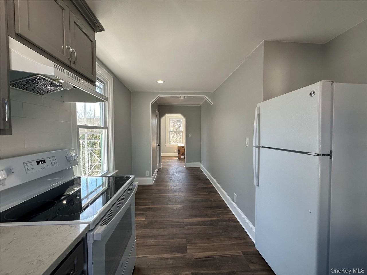 54 4th Ave Apt 4 #4 - Photo 2 of 6