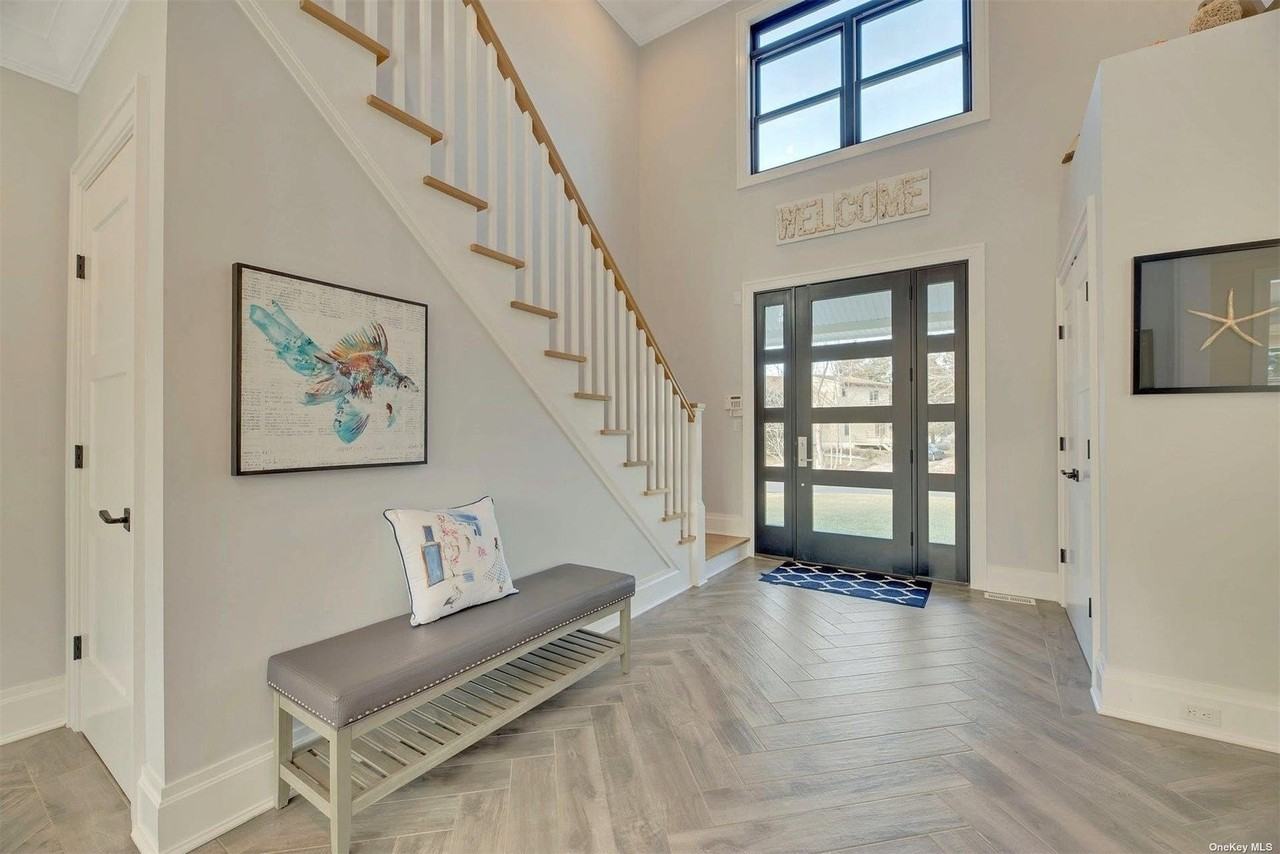 165 Marine Pl - Photo 3 of 34