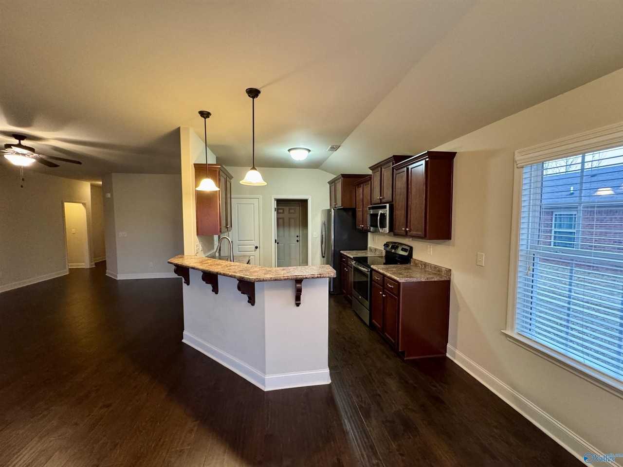 102 Silvermoon Ln - Photo 6 of 19