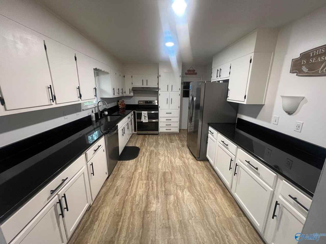 409 Cumberland Dr Se - Photo 4 of 14