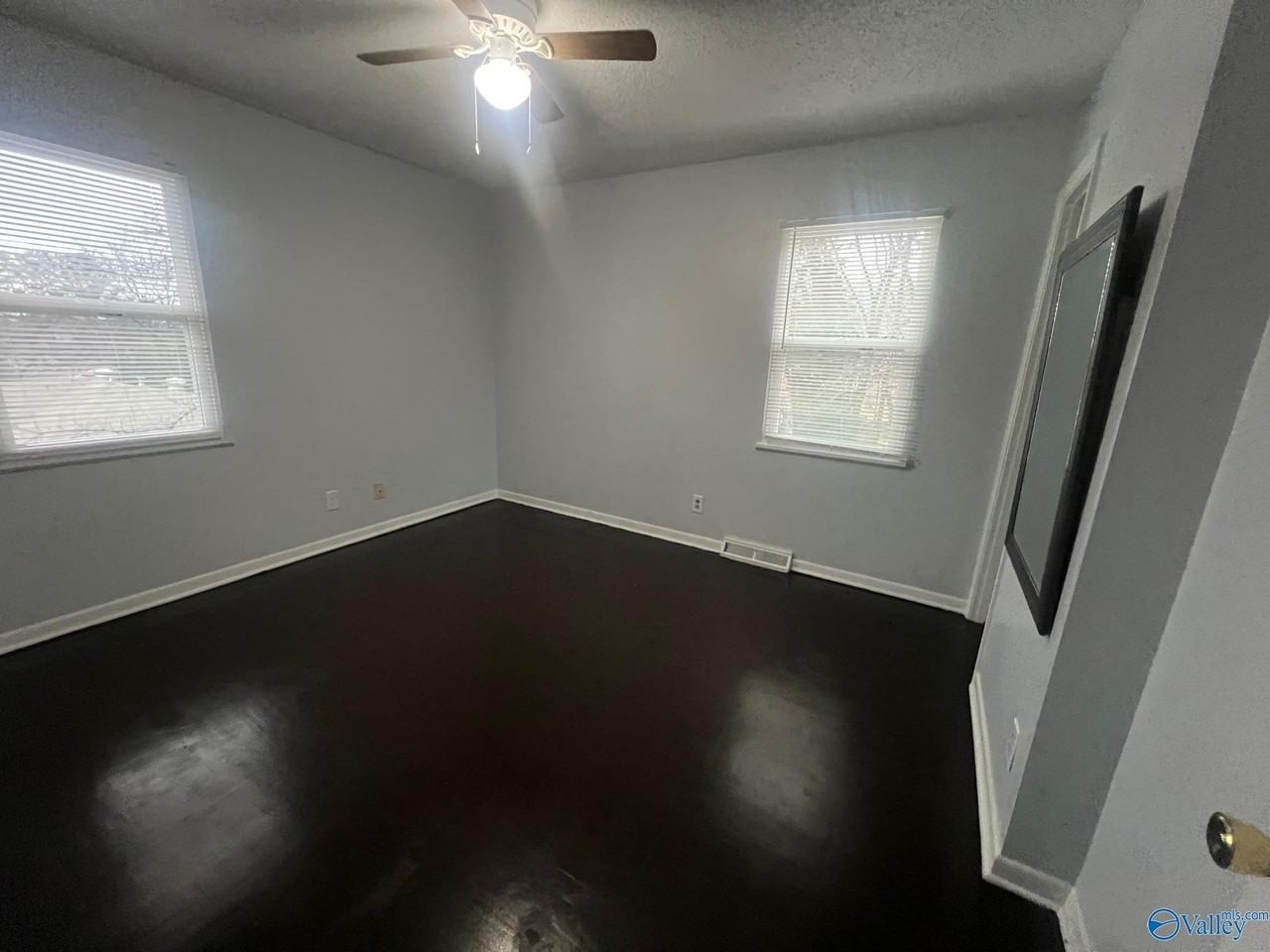 409 Cumberland Dr Se - Photo 6 of 14