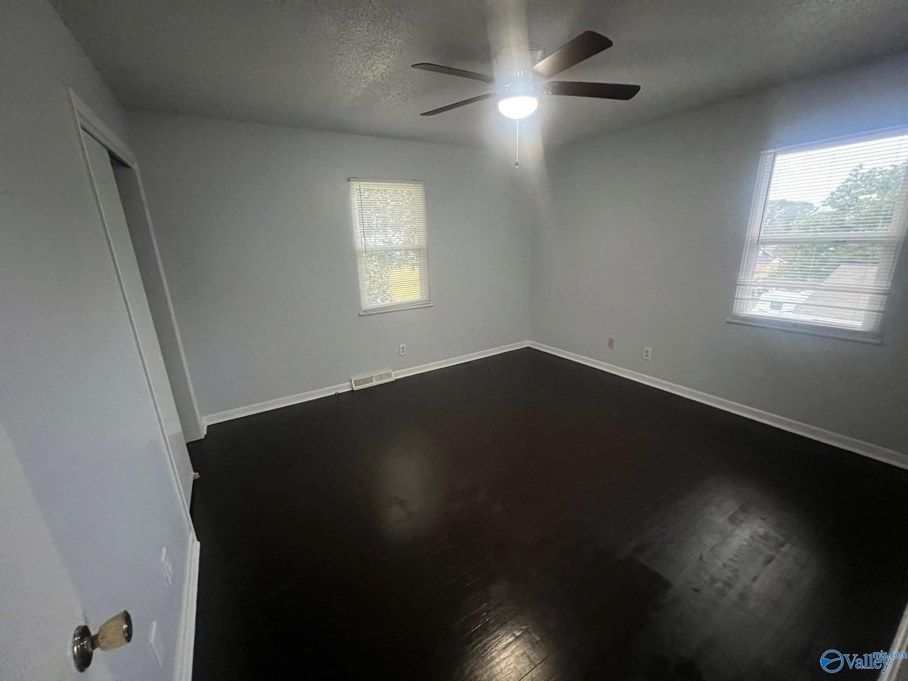 409 Cumberland Dr Se - Photo 7 of 14