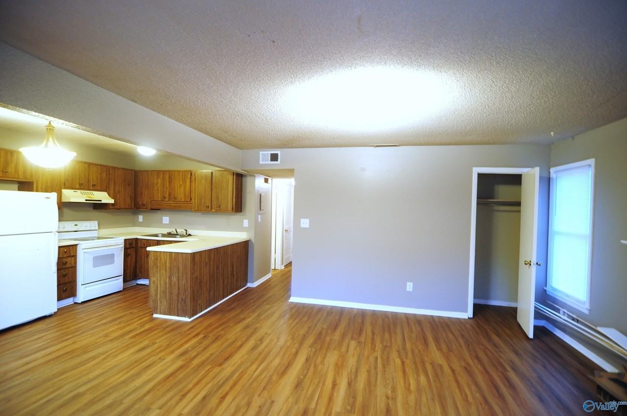 2701 Lantern Walk Se #B - Photo 2 of 10