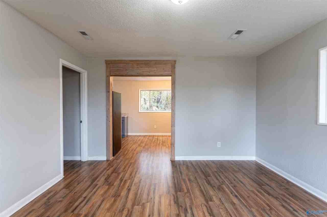 112 Wilkenson Dr Ne - Photo 5 of 19