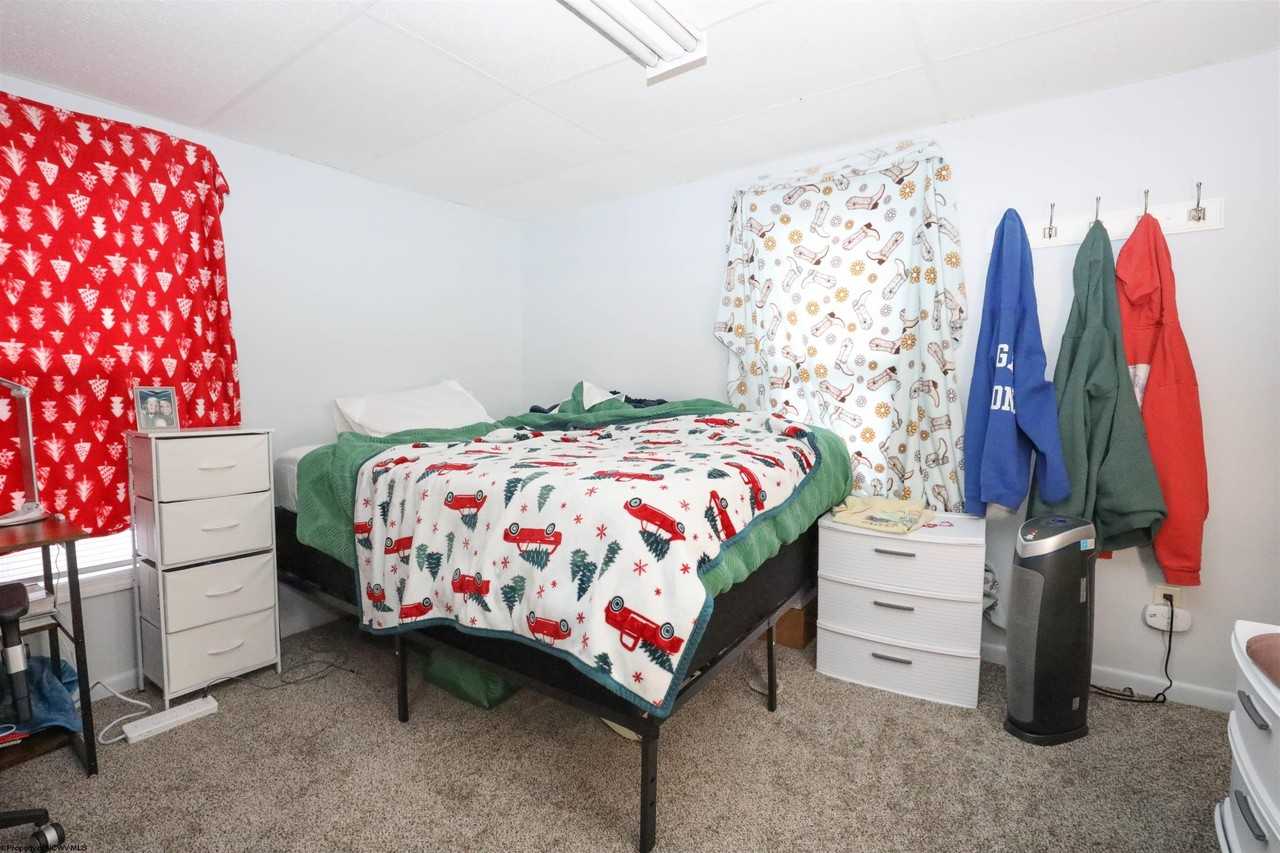 909 College Ave - Photo 6 of 24