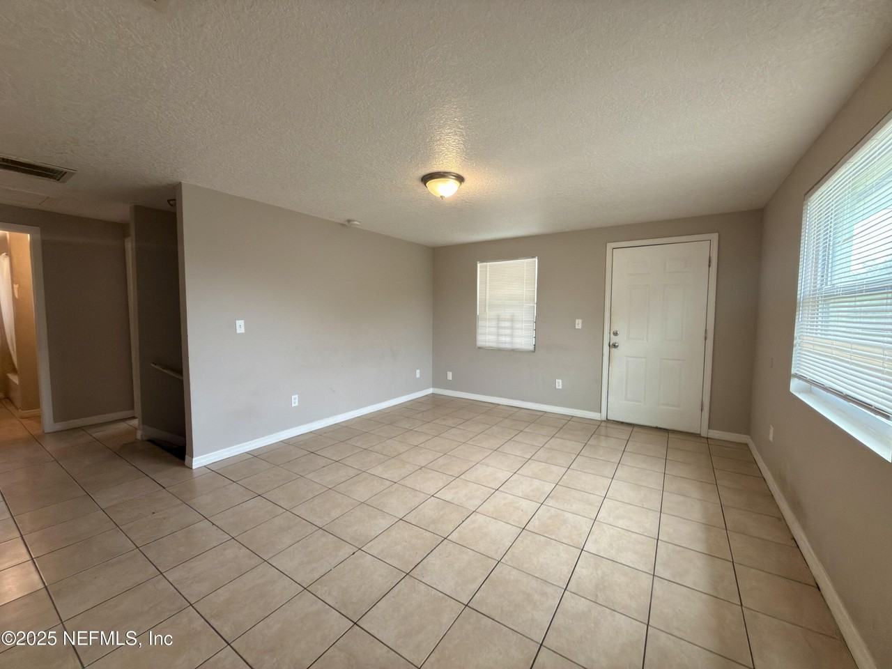 1721 Dot St - Photo 4 of 17