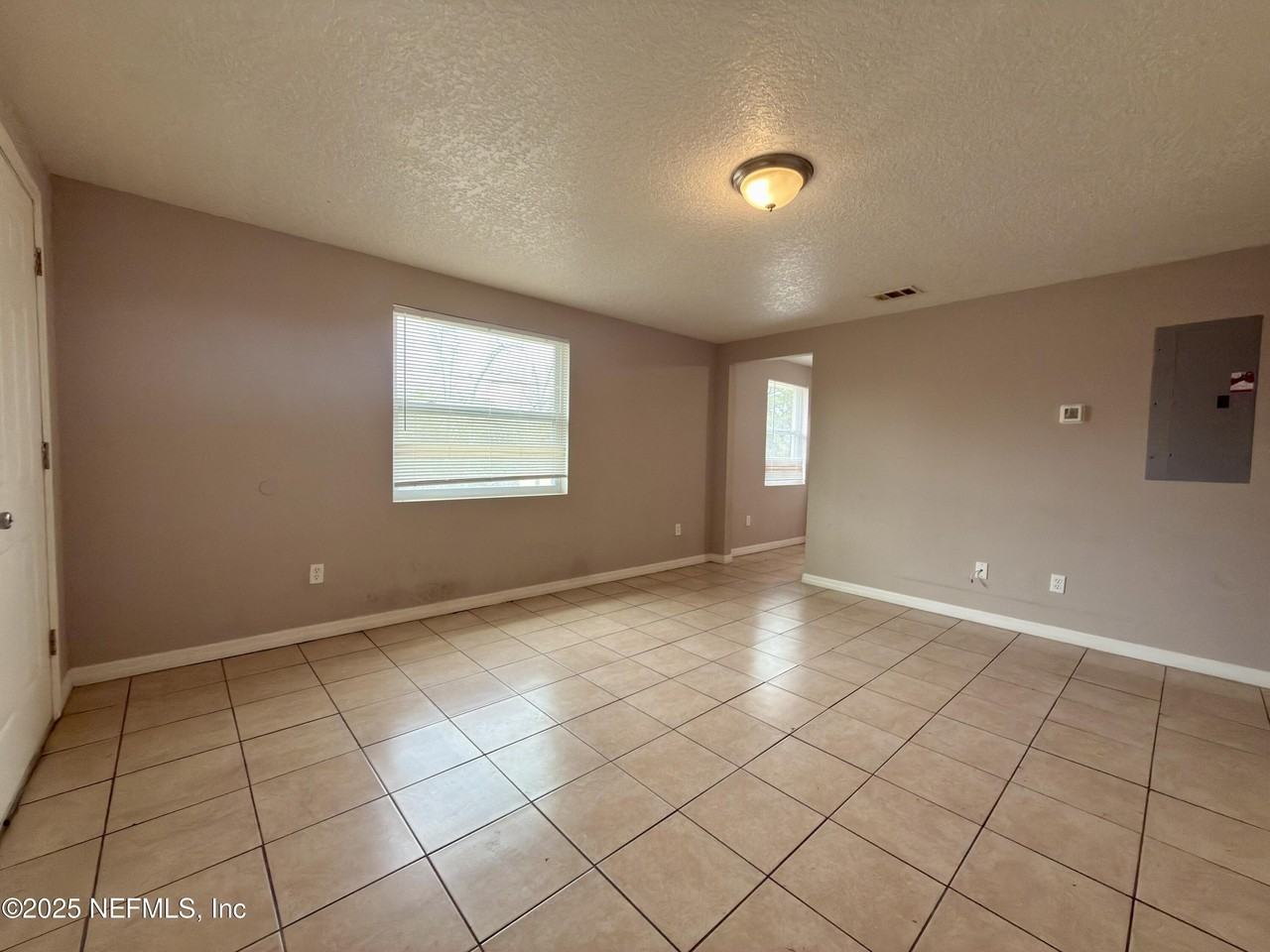 1721 Dot St - Photo 6 of 17