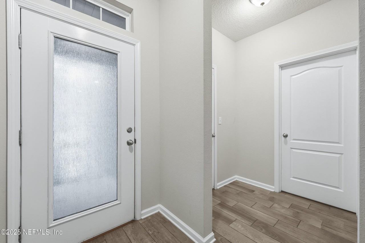 292 Servia Dr - Photo 3 of 31