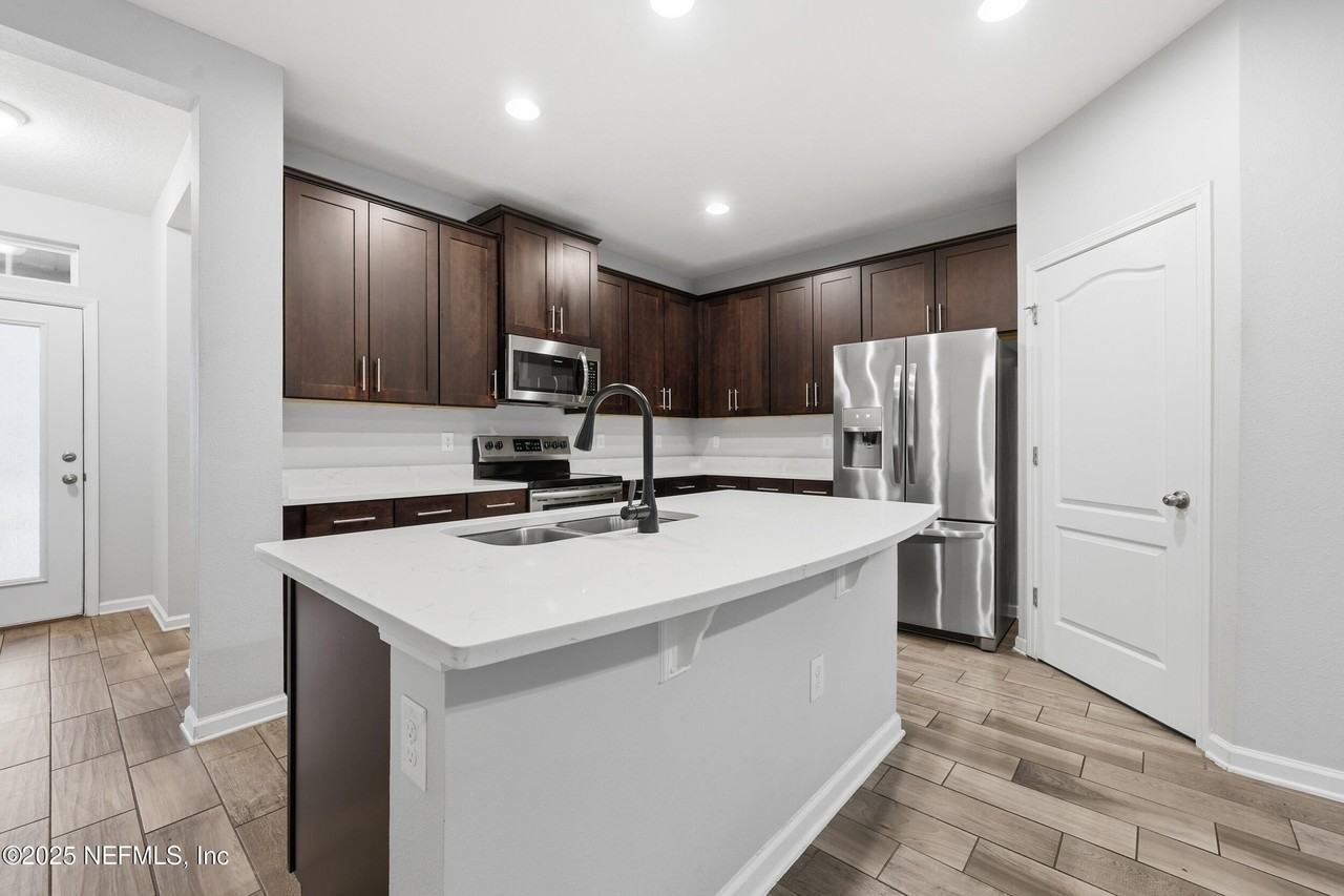 292 Servia Dr - Photo 5 of 31