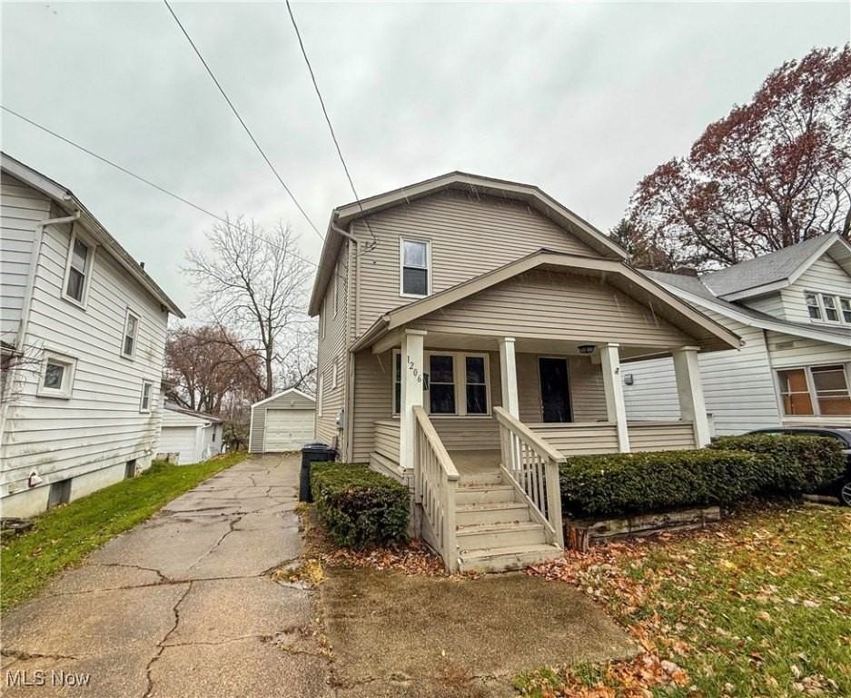 1206 Pitkin Ave - Photo 2 of 20